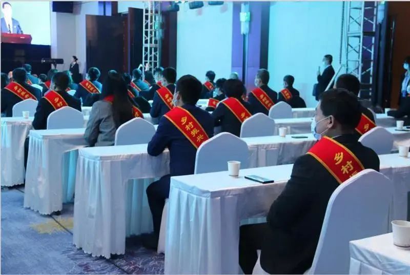 富平县柿子奶山羊产业高质量发展大会召开,圣唐乳业斩获三项荣誉